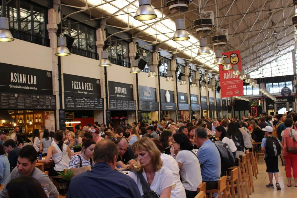 One of our favourite places to eat in Lisbon with kids was this foodhall. 