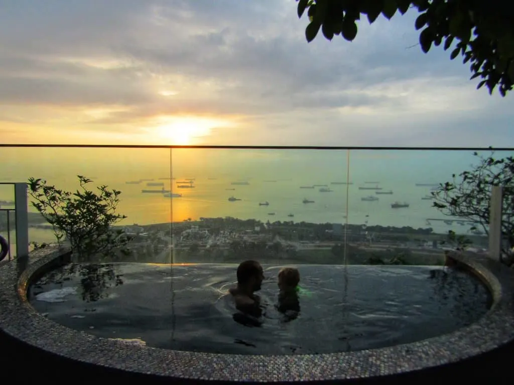 Marina bay sands hot tub