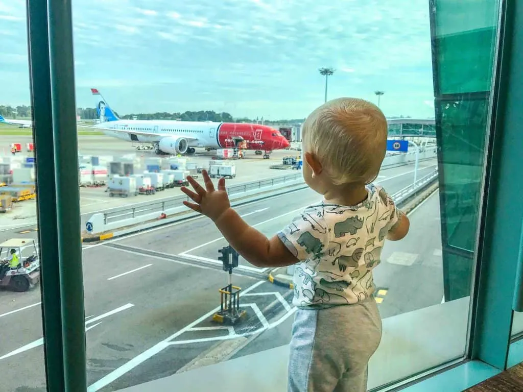 Bring the bottle through security for baby - Familee Travel