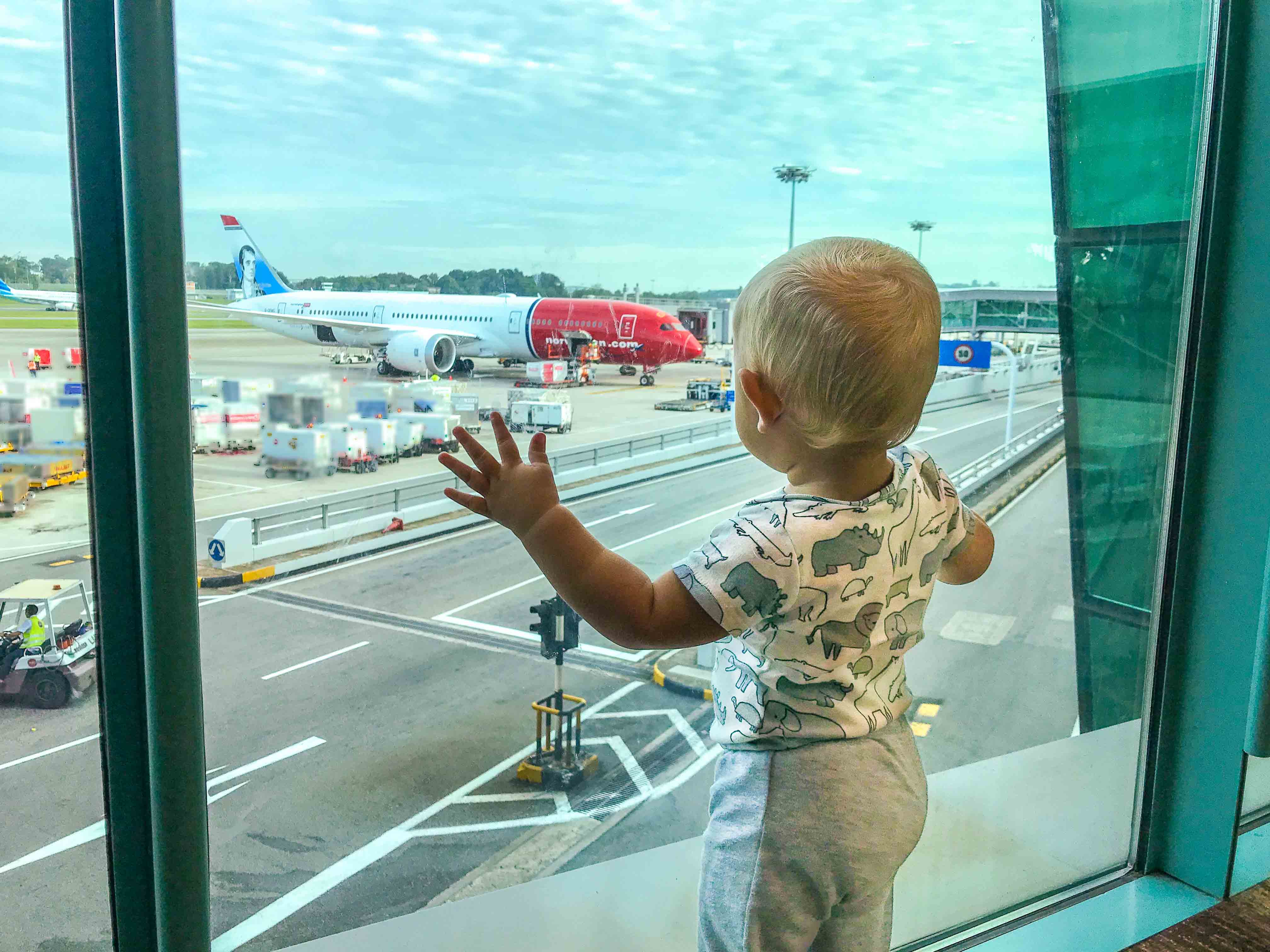 travel crib airplane