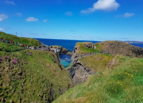 Carrick-a-Rede rope bridge - Northern Ireland 