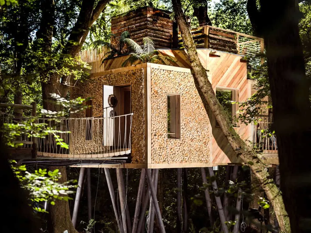 glamping uk near london - Woodman's Treehouse