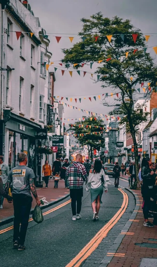 The most COLOURFUL streets in Brighton: best things to do in Brighton!