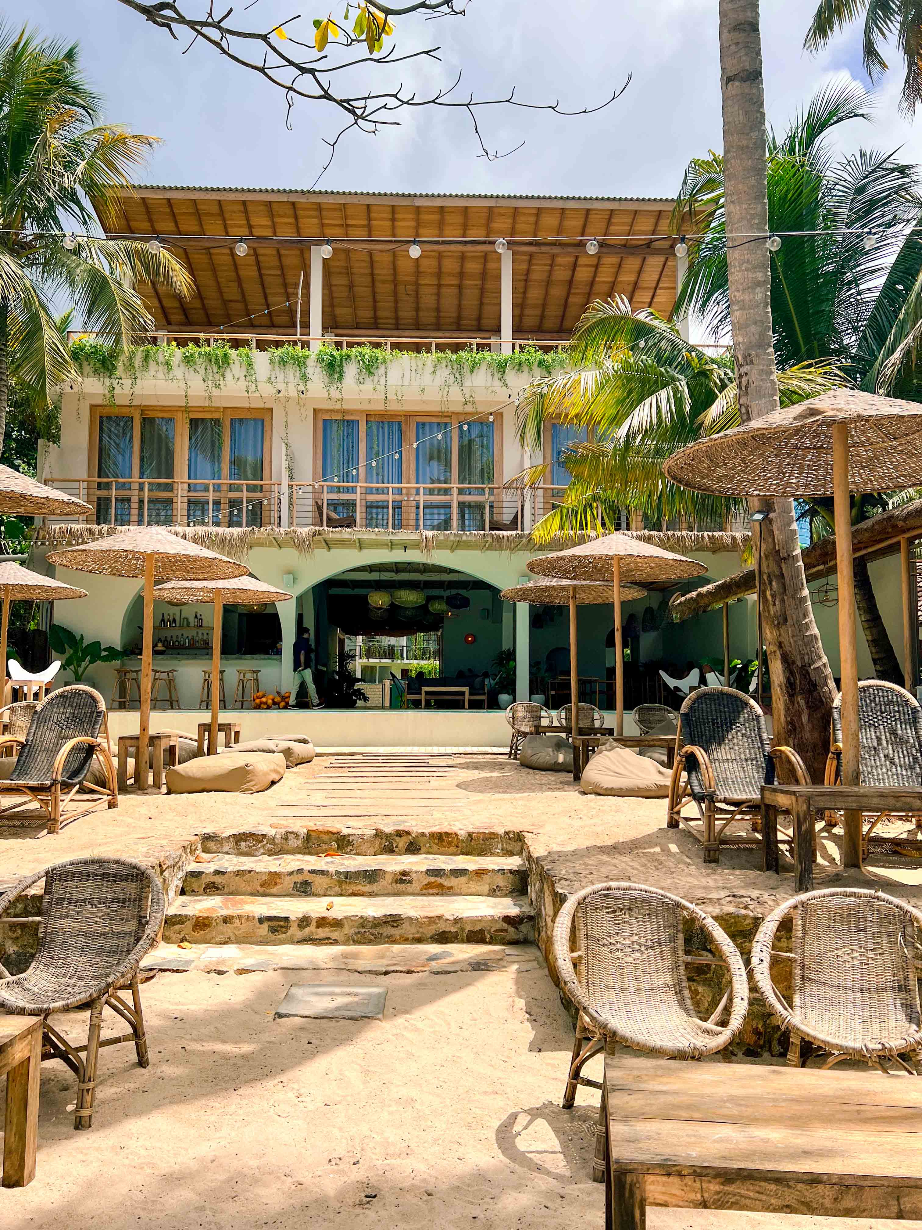 hiriketiya beach hostels