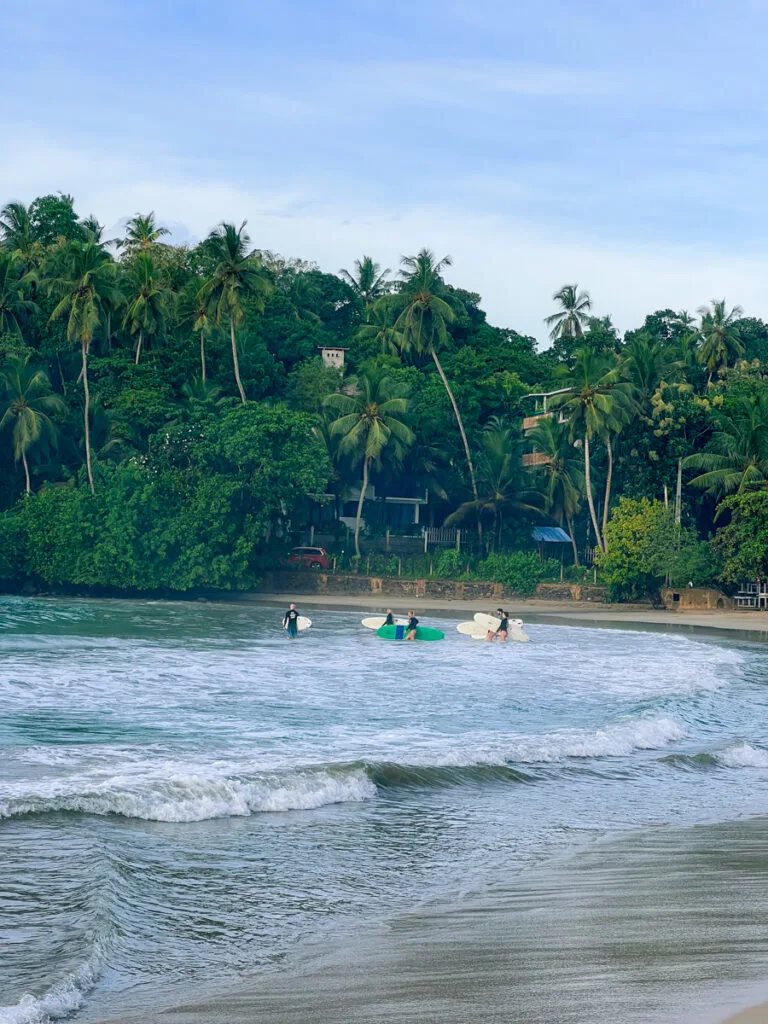 hiriketiya beach surf