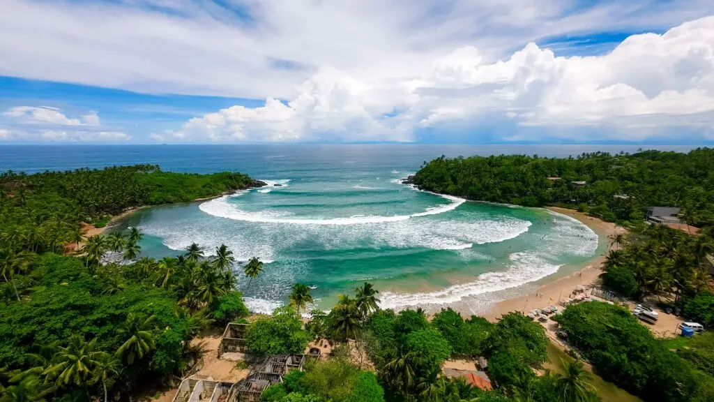 Hiriketiya beach