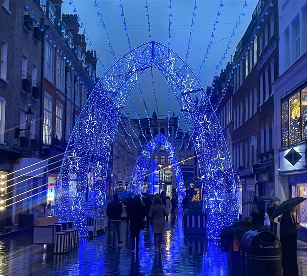 christmas light walking tour london