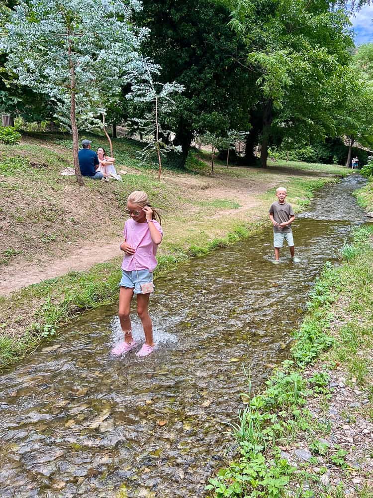 botanical gardens in tbilisi with kids 